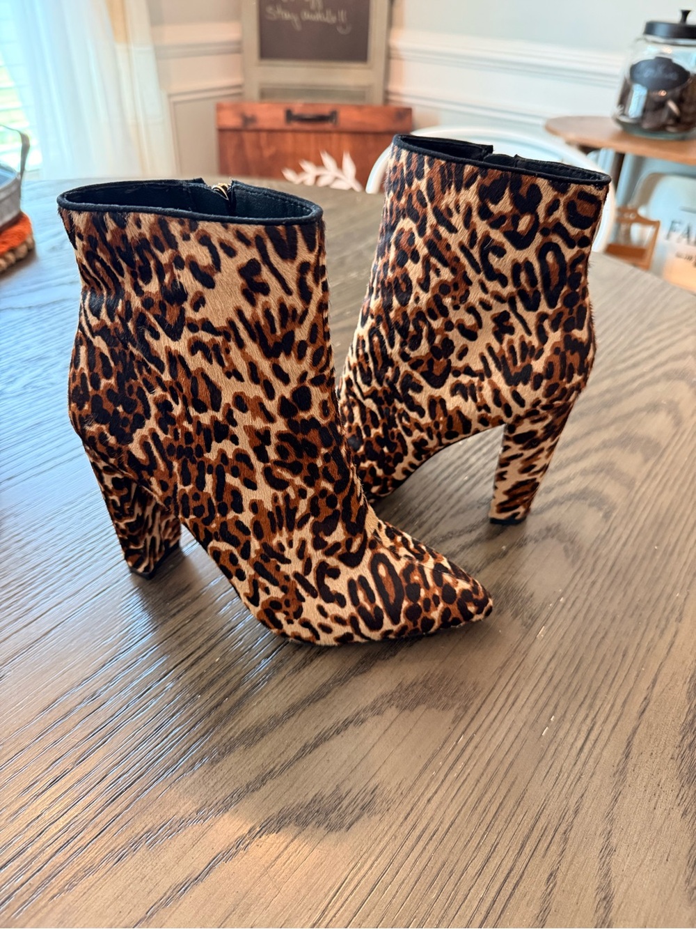 Jessica Simpson "Teddi" leopard print calf hair ankle booties Sz 6.5